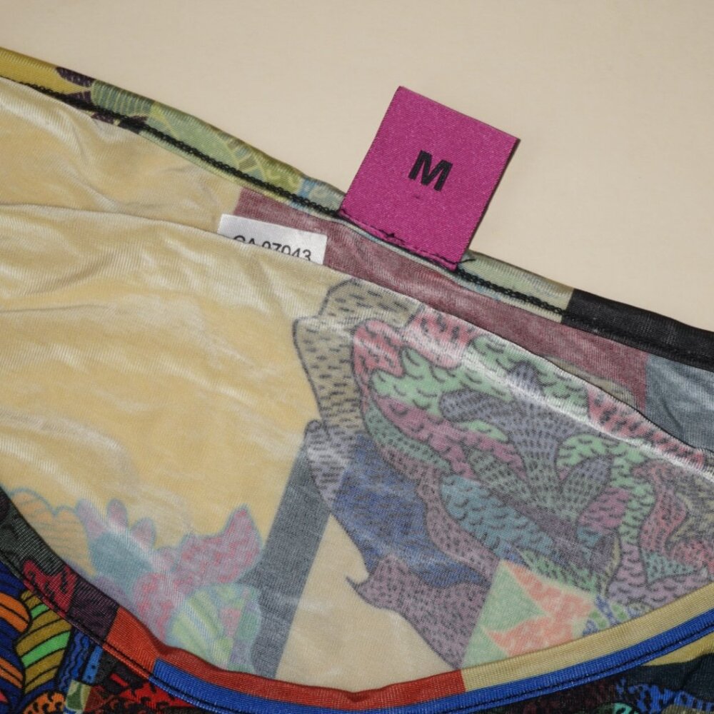 "Save The Queen" Printed Patchwork Graphic Sleeve… - image 8